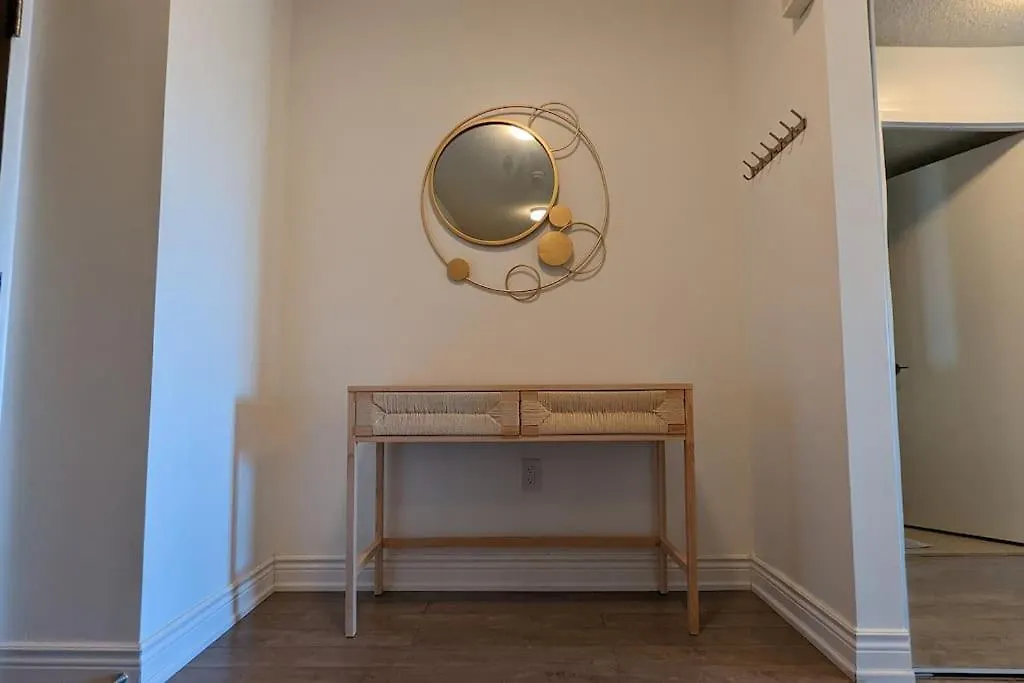 Lovely 2 Bed Condo In Downtown Toronto