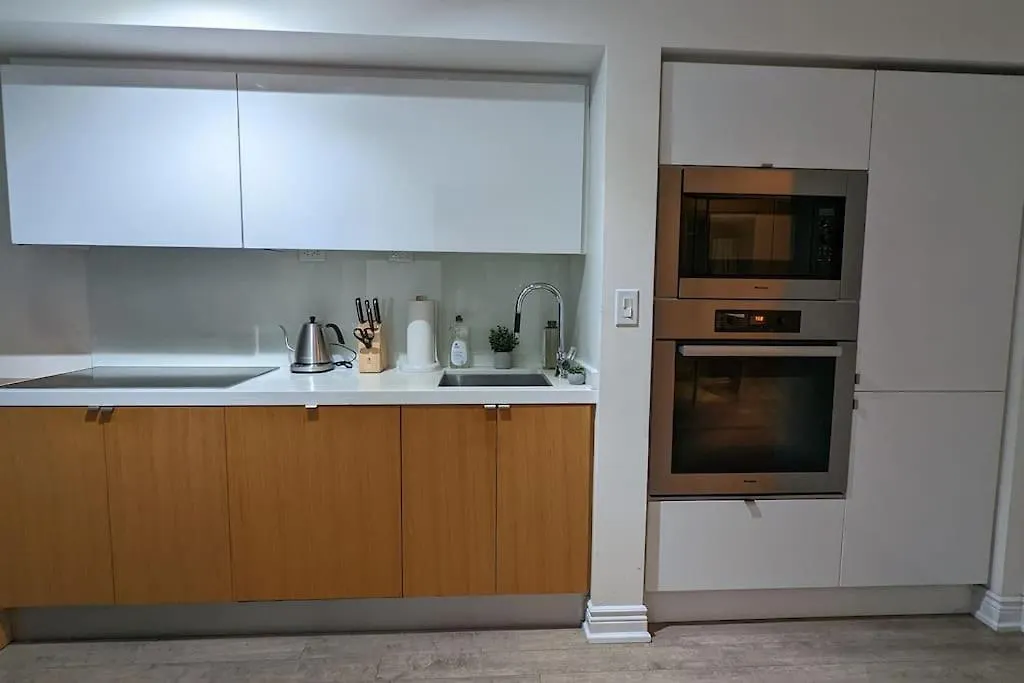 Apartment Lovely 2 Bed Condo In Downtown Toronto