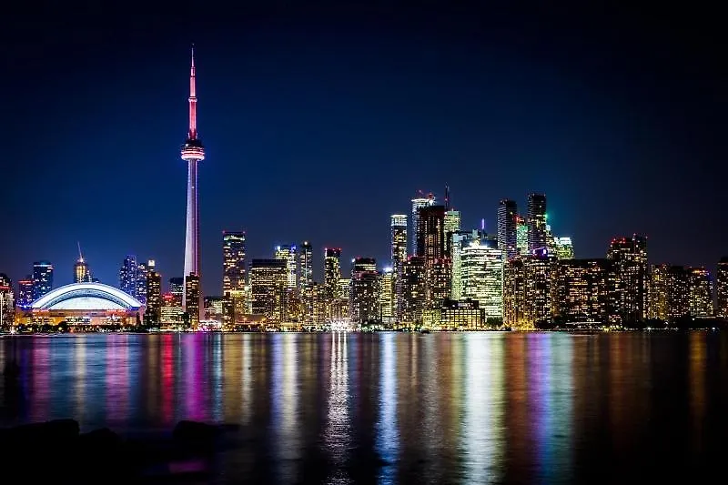 Lovely 2 Bed Condo In Downtown Toronto Kanada