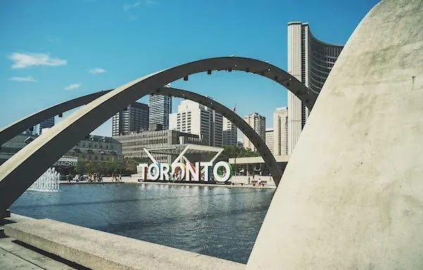 Lovely 2 Bed Condo In Downtown Toronto