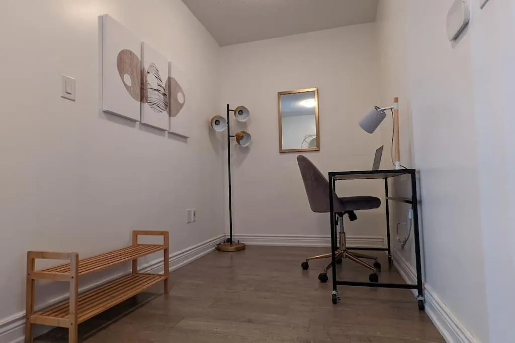 Lovely 2 Bed Condo In Downtown Toronto